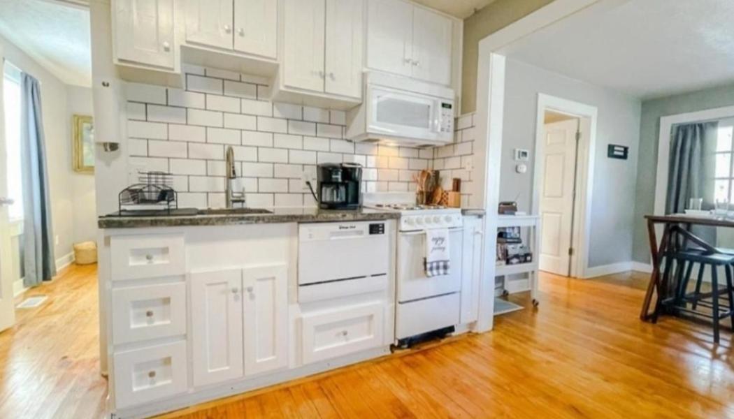 Charming Cottage In Morganton With Ample Parking Exterior photo